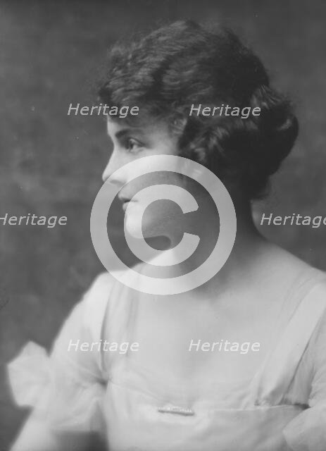 King, Miss, portrait photograph, 1917 May 18. Creator: Arnold Genthe.