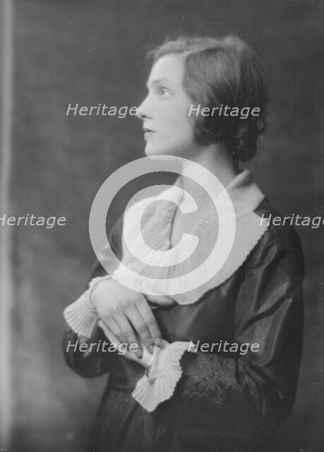 Mrs. Robbins Russell, portrait photograph, 1918 May 17. Creator: Arnold Genthe.