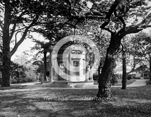 Temple of the Sun, Kew Gardens, Richmond, London,  before 1916. Artist: Alfred Newton & Sons