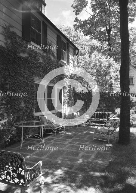 Guido R. Rahr, residence in Manitowoc, Wisconsin, 1945. Creator: Gottscho-Schleisner, Inc.