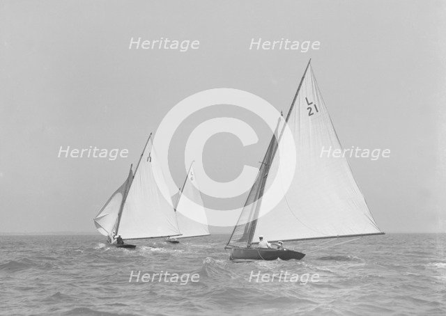 The 6 Metres boats 'Cheetal', 'The Whim' and 'Ejnar' racing downwind. Creator: Kirk & Sons of Cowes.