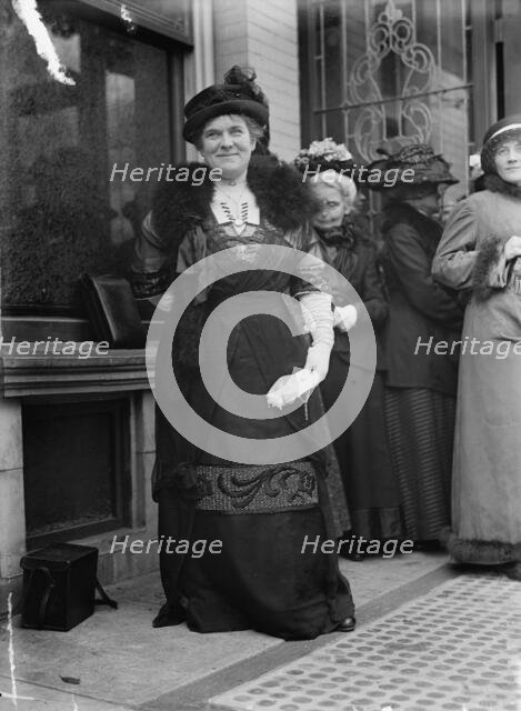 Mrs. Josephus Daniels - Mrs. Woodrow Wilson First Breakfast, 1913. Creator: Harris & Ewing.