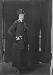 Miss S. Dowman, portrait photograph, 1918 Oct. 26. Creator: Arnold Genthe.