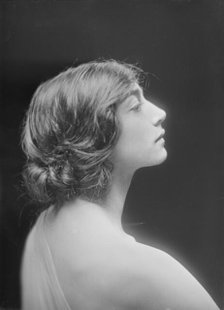 Cowan, Rosamonde, Miss (Rose Rolanda , Mrs. Miguel C.), portrait photograph, 1919 May 24. Creator: Arnold Genthe.