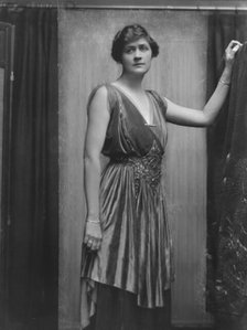 Davis, Clark, Mrs., portrait photograph, 1916. Creator: Arnold Genthe.