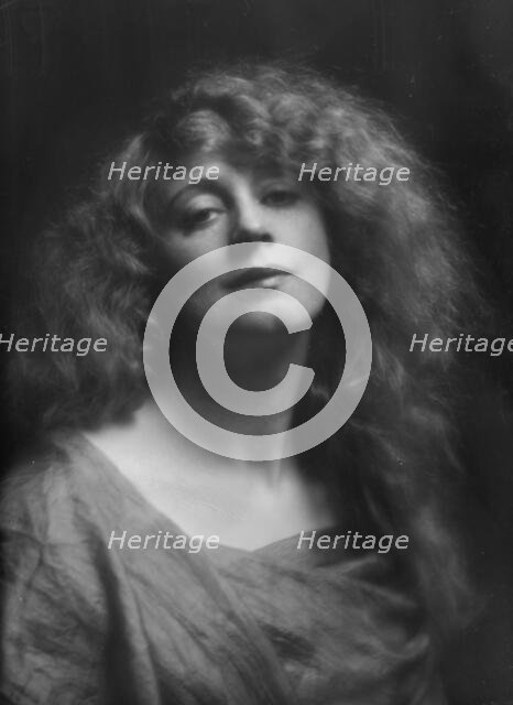 Unidentified woman, possibly Mrs. Ignace Paderewski or Mrs. Walter M. Werner..., c1906-1913. Creator: Arnold Genthe.