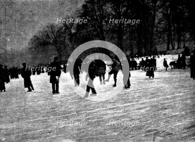 Skating in London: The Serpentine, 1895.  Creator: Russell & Sons.