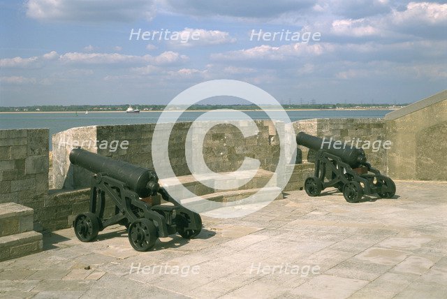 Courtyard guns at Calshot Castle, Hampshire, 1995. Artist: J Bailey