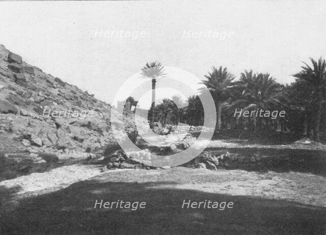 ''L'Oued Zousfana pres de Taghit; Afrique du nord', 1914. Creator: Unknown.