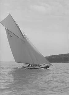 The 8 Metre sailing yacht 'Antwerpia' (H19), 1911. Creator: Kirk & Sons of Cowes.