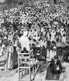 Pious Moslems gathered at the 'Durbar of God', Mecca, Saudi Arabia, 1922. Artist: Unknown