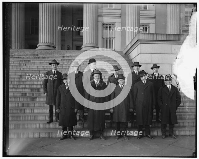 War Savings Committee, between 1910 and 1920. Creator: Harris & Ewing.