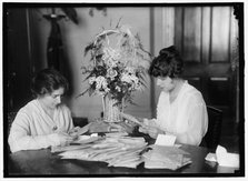 Miss Leech with Miss Fleigleman, between 1914 and 1917. Creator: Harris & Ewing.