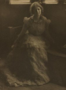 Julia Hall McCune, c. 1900. Creator: Clarence H. White (American, 1871-1925).