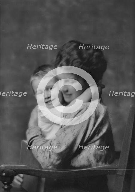 Mehler, A.J., Mrs., and baby, portrait photograph, 1914 Nov. 5. Creator: Arnold Genthe.