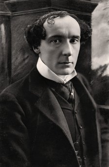 Harry Brodribb Irving (1870-1919), English actor, early 20th century.Artist: Vandyk