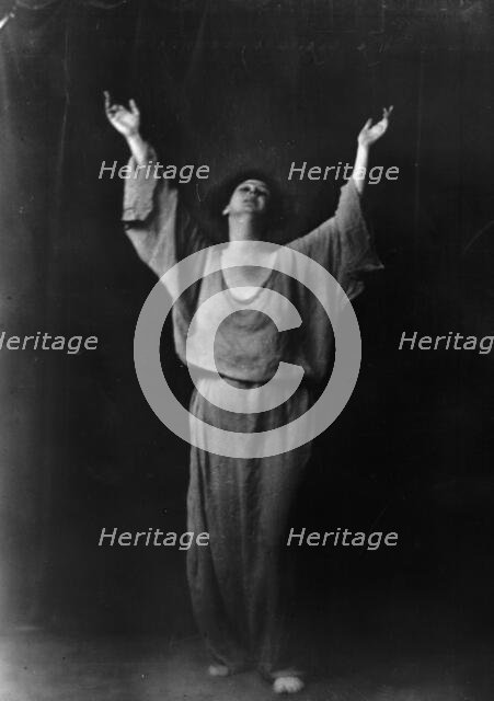 Duncan, Isadora, portrait photograph, between 1916 and 1918. Creator: Arnold Genthe.