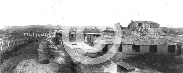 'La guerre moderne en Cameroun Nord ; un des forts allemands de Garoua, tel que le..., 1916. Creator: Unknown.