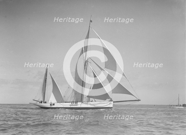 The ketch 'Corisande' under sail, 1911. Creator: Kirk & Sons of Cowes.