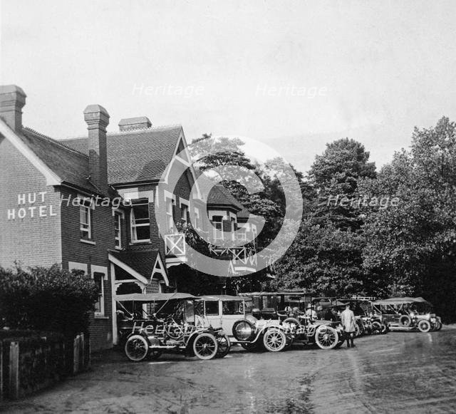 1911 Hut Hotel at Wisley in Srrey on the A3 road. Creator: Unknown.