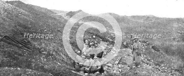 'Notre attaque du 24 octobre 1916; Dans le secteur du bois Fumin, a midi trente: un poste de command Creator: Unknown.