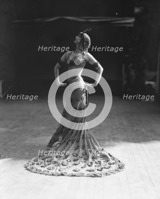 St. Denis, Ruth, 1913 Mar. 25. Creator: Arnold Genthe.