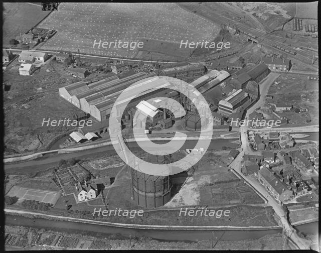 Kidsgrove Gaslight Co Gas Works and the Albion Iron Foundry, Kidsgrove, Staffordshire, c1930s. Creator: Arthur William Hobart.