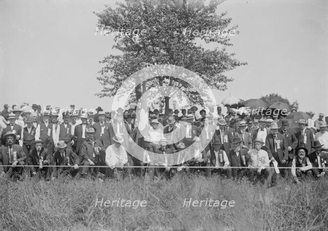 Union Volunteers [i.e., 72nd Pennsylvania Infantry] at Bloody Angle, 1913. Creator: Bain News Service.