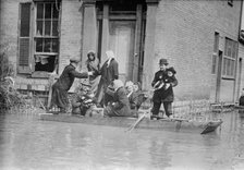 Rescue work- Dayton, 1913. Creator: Bain News Service.