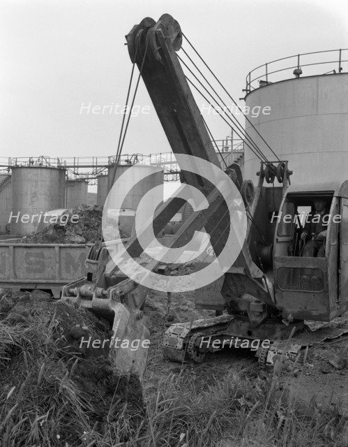 Thomas Smith Super 10 earth mover working at the Shell Plant, Sheffield, South Yorkshire, 1961. Artist: Michael Walters
