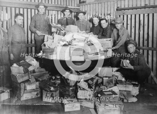 Xmas boxes for U.S. soldiers, Dec 1917. Creator: Bain News Service.