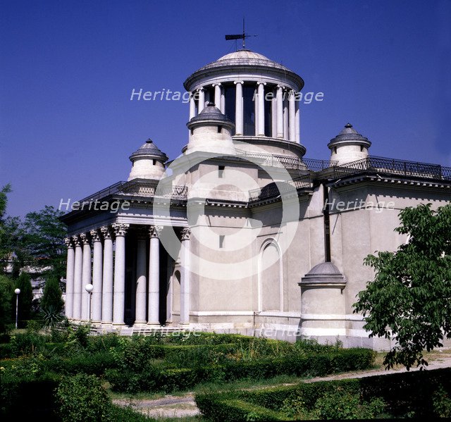 Façade of the astronomical observatory (1790), by Juan de Villanueva.