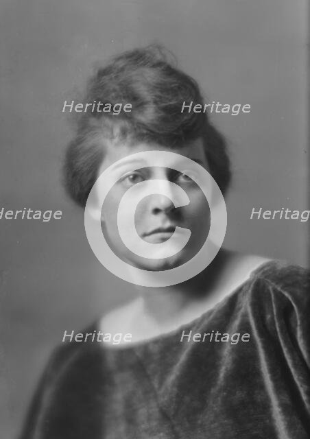 Bruback, Jessie, Miss, portrait photograph, 1914 Apr. 16. Creator: Arnold Genthe.