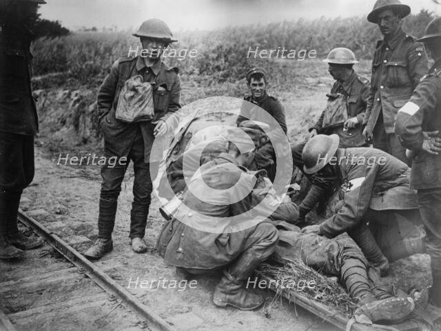 Dressing wounds of British, 18 Aug 1918. Creator: Bain News Service.