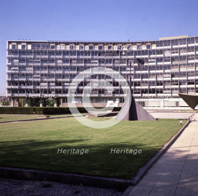 UNESCO building in Paris, designed by Bernhard Breuer and Zehrfuss Marcer in collaboration with P…