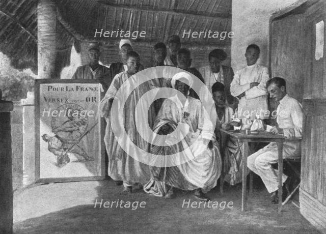 'Le Loyalisme Musulman; A bondoukou: Les versements d'or, a Bondoukou, sous la veranda..., 1916. Creator: Unknown.