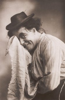 George Robey in drag as a pantomime dame, (between 1900 and 1909?). Creator: Unknown.