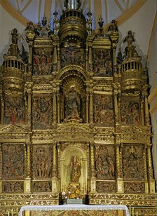 Altarpiece of the Rosary in the Church of Santa Maria de Agramunt (Lleida), framed in gold, it pr…