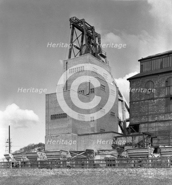 The heapstead at Kadeby Colliery, near Doncaster, South Yorkshire, 1956. Artist: Michael Walters