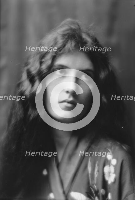 Maude, Bonnie, Miss, portrait photograph, between 1912 and 1918. Creator: Arnold Genthe.