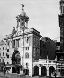 Victoria Palace Theatre, London, 1912.  Artist: Bedford Lemere and Company