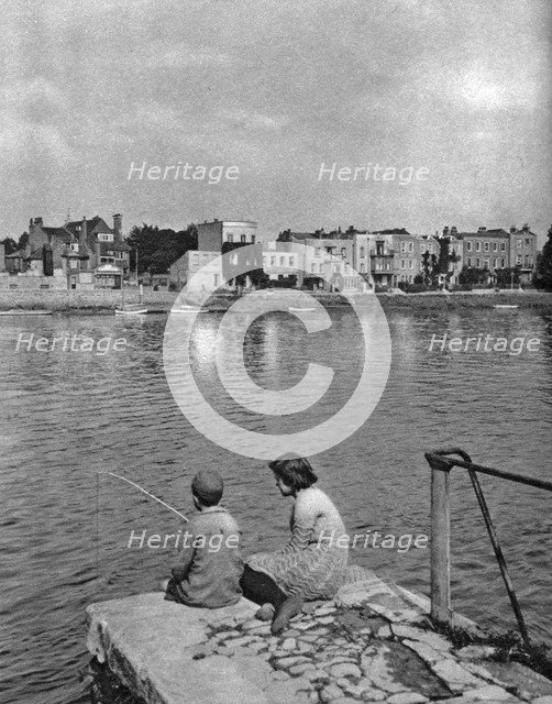 Strand-on-the-Green, Chiswick, London, 1926-1927. Artist: McLeish