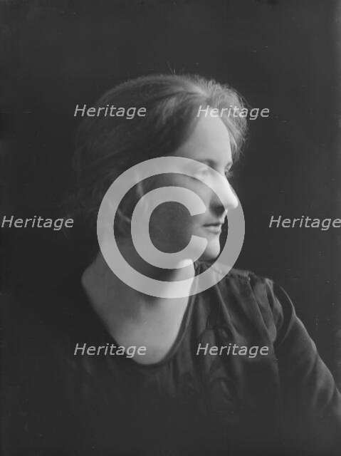 Miss Florence Von Wien, portrait photograph, 1919 Feb. 19. Creator: Arnold Genthe.