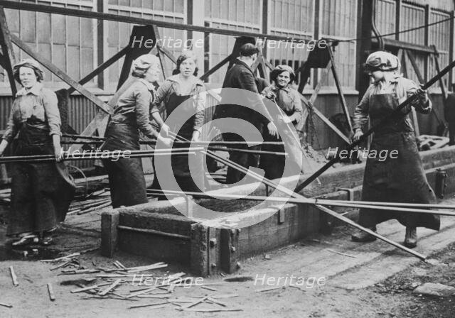 English women in shipbuilding yards, between c1915 and c1920. Creator: Bain News Service.