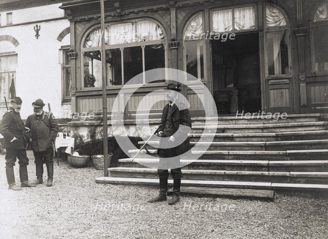 King Gustav V of Sweden on a hunting trip, Isle of Ven, Scania, Sweden, 1909. Artist: Unknown