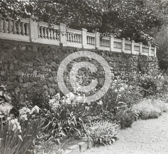 "Beechgate," Robert Carmer Hill house, Woodland Avenue, Englewood, New Jersey, 1918. Creator: Frances Benjamin Johnston.