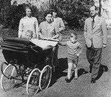 39th birthday picture of the Queen and her family, Frogmore House, Windsor, 1965.  Creator: Unknown.