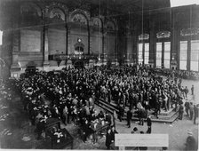 The Chicago Board of Trade in session, c. 1900. Artist: Anonymous  