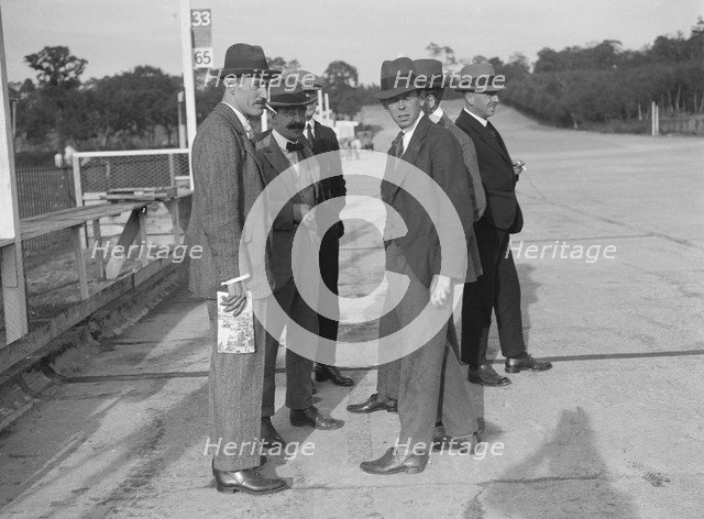 British racing driver Kenelm Lee Guinness at the JCC 200 Mile Race, Brooklands, Surrey, 1921. Artist: Bill Brunell.