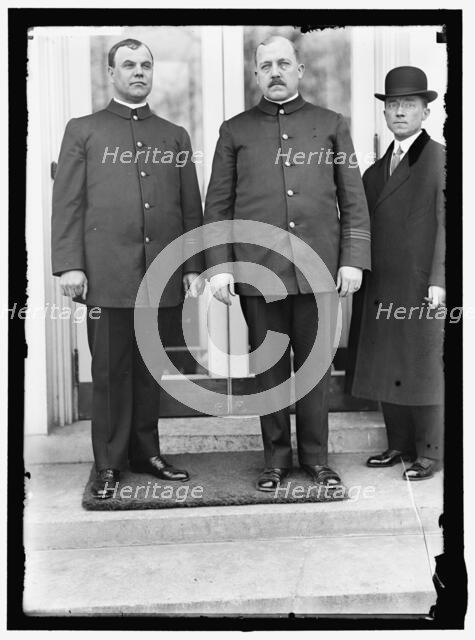 Men At White House, Washington, D.C., between 1913 and 1917. Creator: Harris & Ewing.